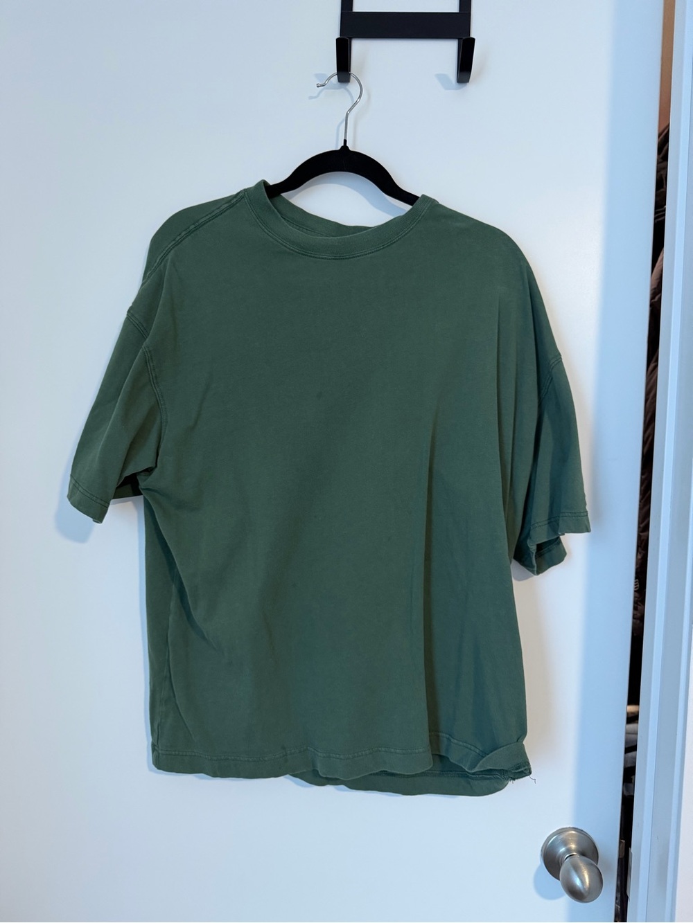 American Eagle Men's Boxy T-Shirt in Olive Green